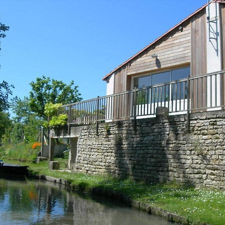 Вилла Gite Charmant Au Bord De L'Eau Avec Canoes, Terrasse Et Jardin A Damvix, Au Coeur Du Marais Poitevin. - Fr-1-426-354 Экстерьер фото