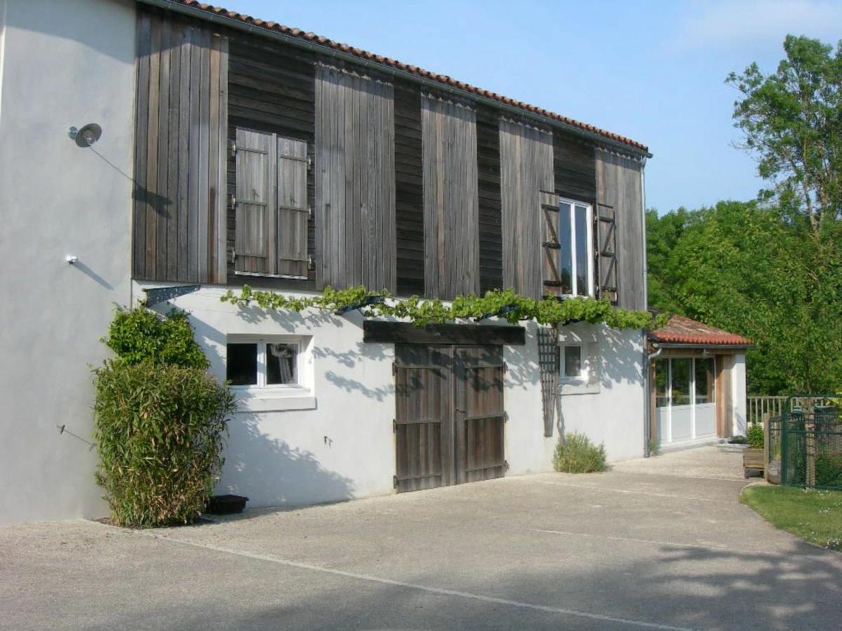 Вилла Gite Charmant Au Bord De L'Eau Avec Canoes, Terrasse Et Jardin A Damvix, Au Coeur Du Marais Poitevin. - Fr-1-426-354 Экстерьер фото