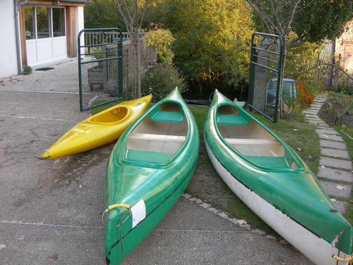 Вилла Gite Charmant Au Bord De L'Eau Avec Canoes, Terrasse Et Jardin A Damvix, Au Coeur Du Marais Poitevin. - Fr-1-426-354 Экстерьер фото