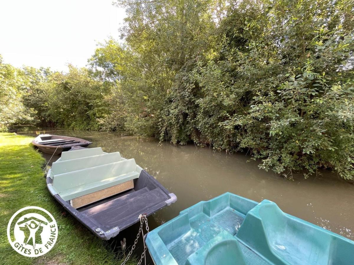 Вилла Gite Charmant Au Bord De L'Eau Avec Canoes, Terrasse Et Jardin A Damvix, Au Coeur Du Marais Poitevin. - Fr-1-426-354 Экстерьер фото